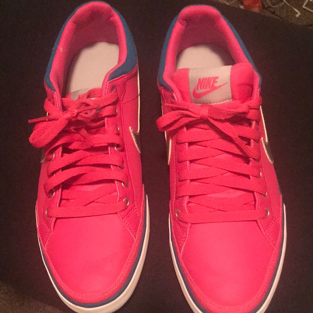 Nike women’s shoes.